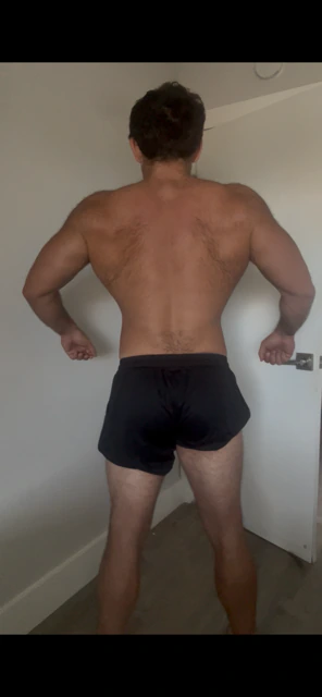 Back check-in photo at 13 weeks out