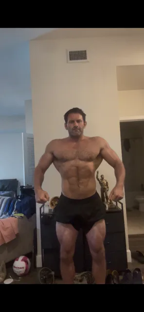 Front check-in photo at 6 weeks out
