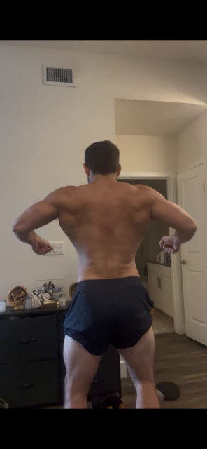 Back check-in photo at 7 weeks out
