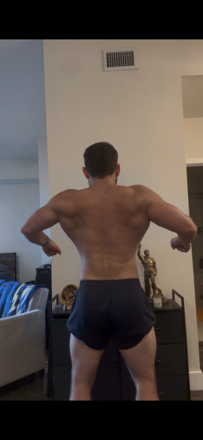 Back check-in photo at 9 weeks out